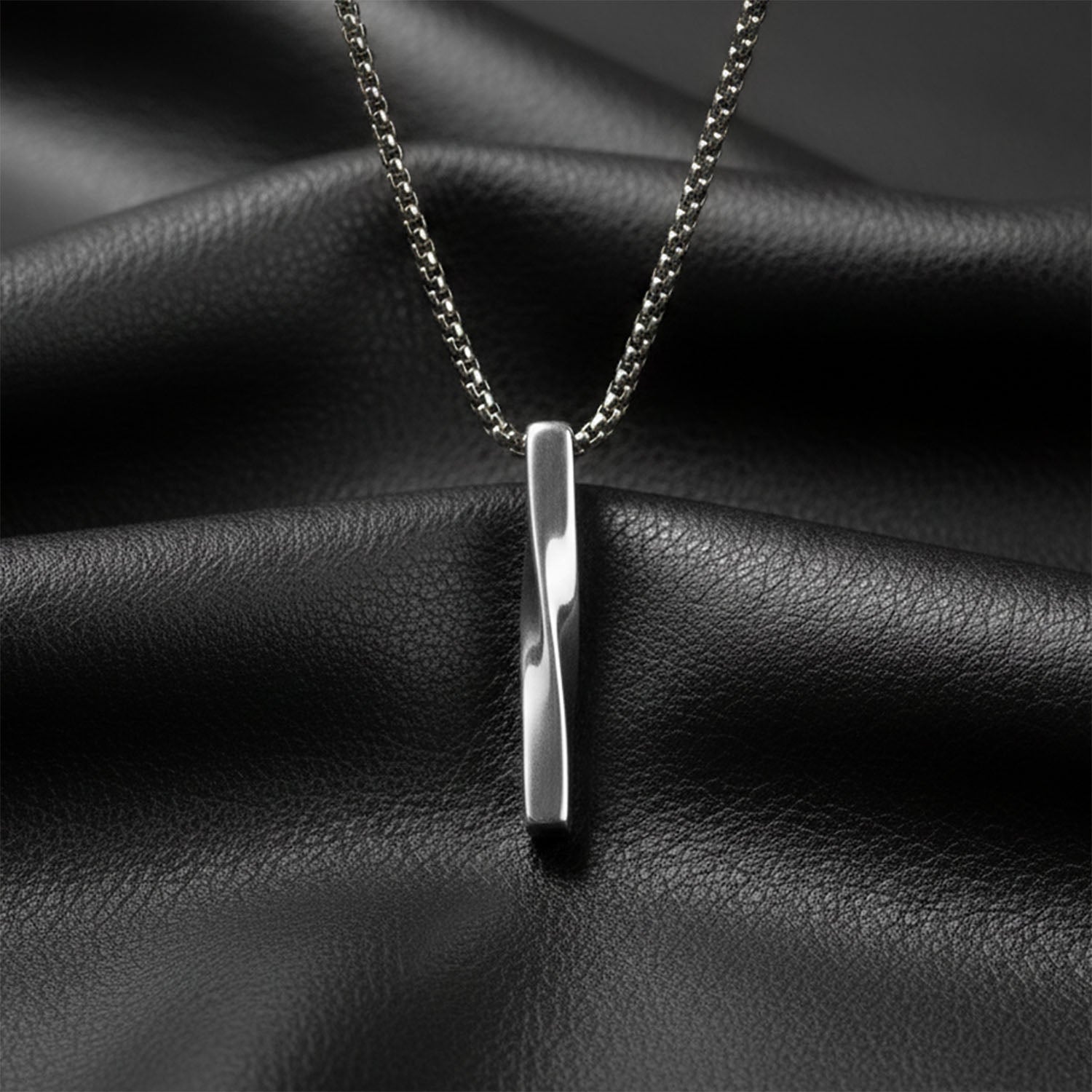 Twisted Bar Necklace Silver