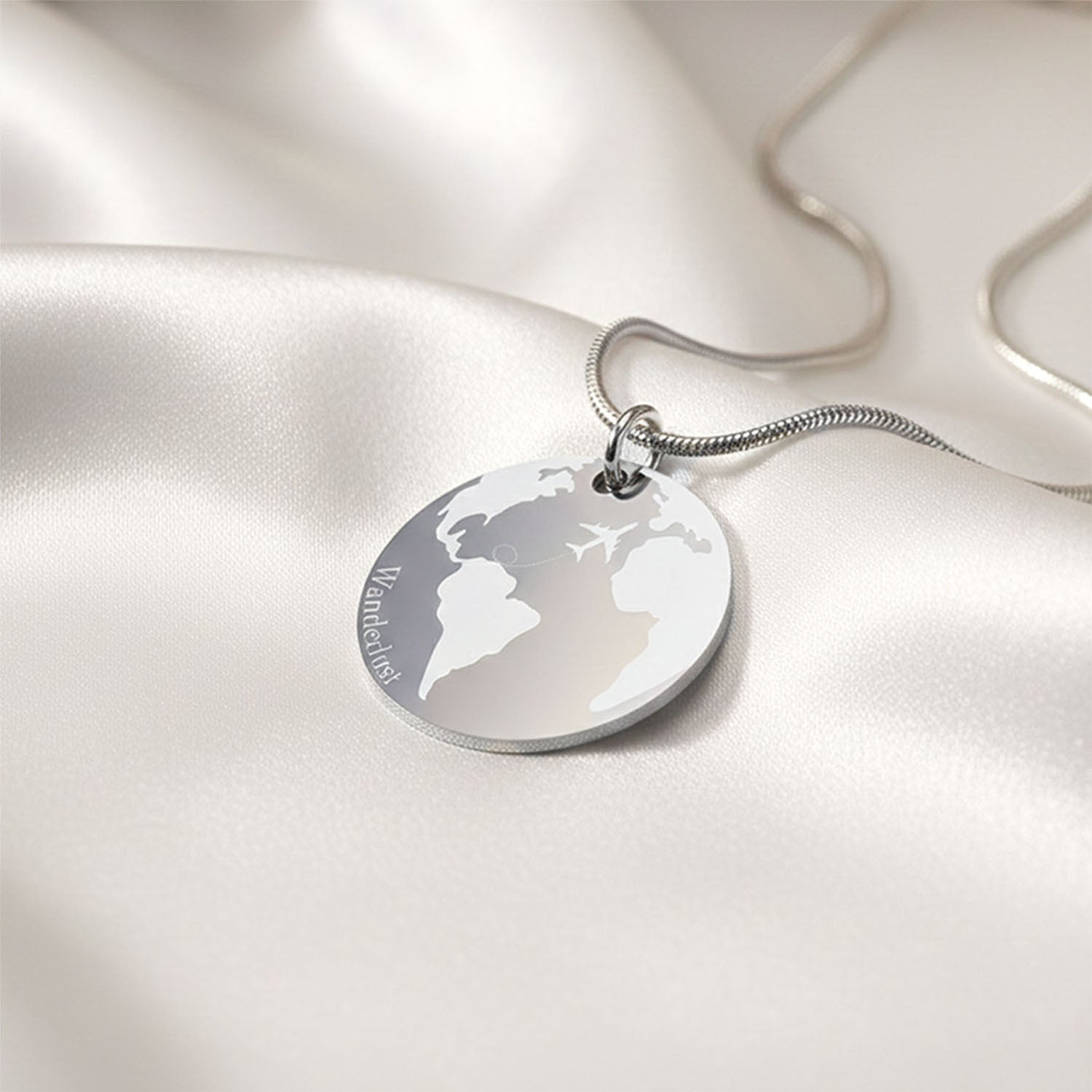 Wanderlust Circle Necklace Silver