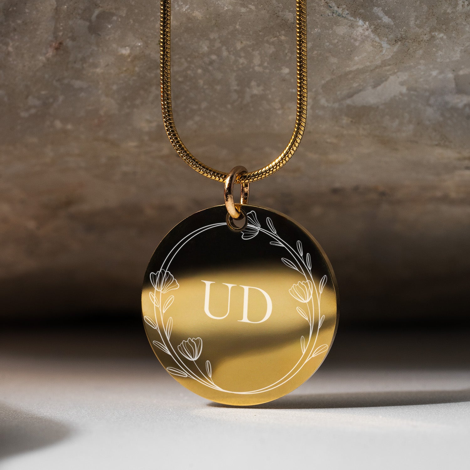 Couple Initials Circle Necklace Gold